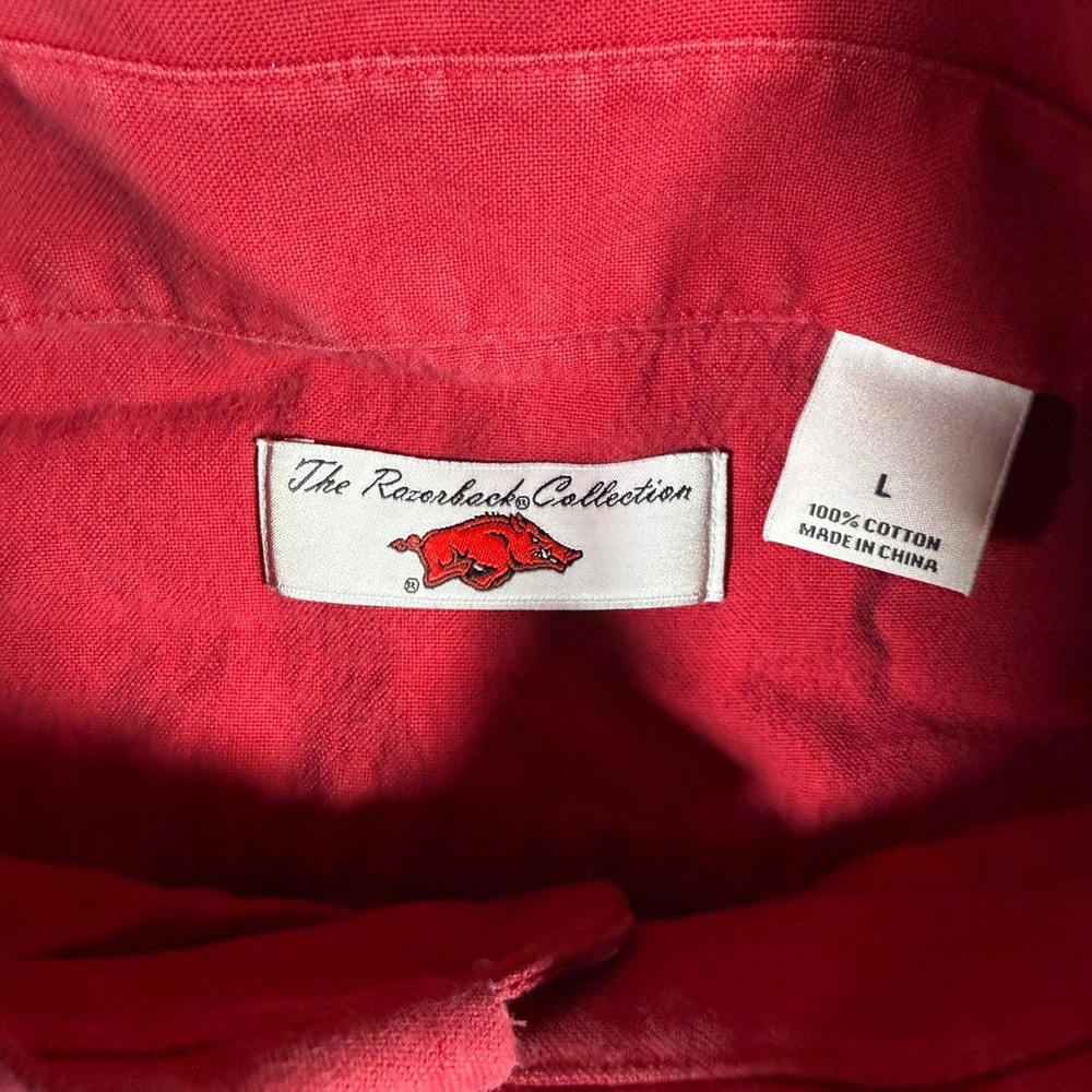 The Razorbacks Collection Mens Red Button Down Shirt Arkansas Razorbacks Large - Picture 5 of 8